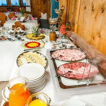 Garni Tschutscherhof Bed & Breakfast Laion