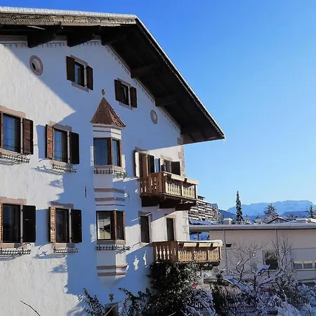 Garni Tschutscherhof Bed & Breakfast Laion