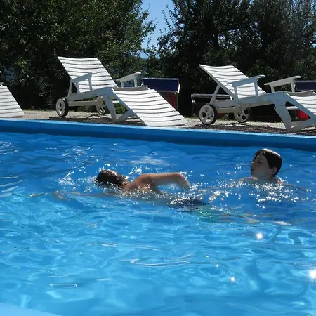 Garni Tschutscherhof Bed & Breakfast 3*